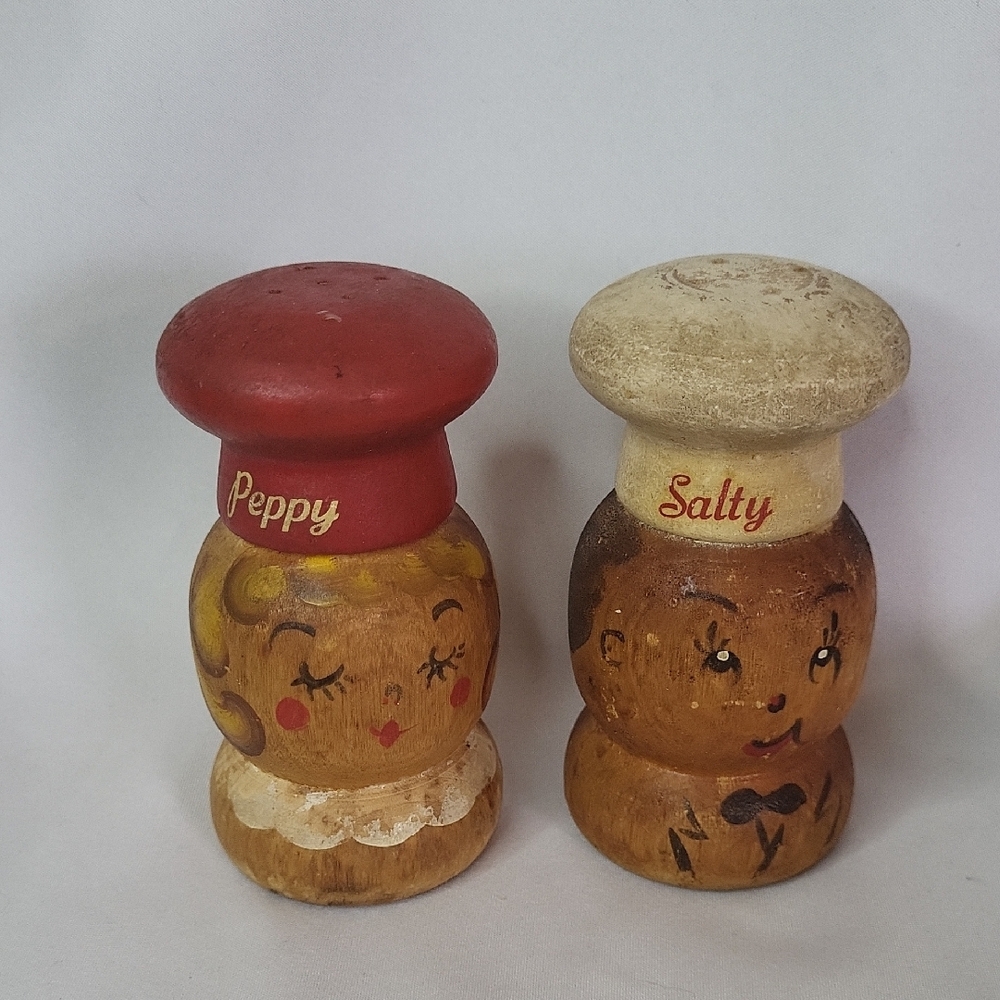 Vintage Peppy and Salty Wooden Shakers Kitsch Cottagecore
